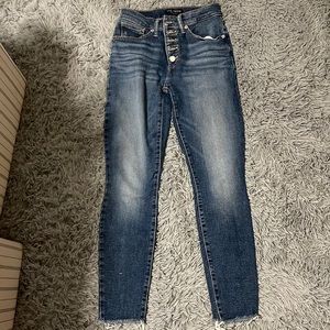 lucky brand size: 2/26 (high rise skinny)